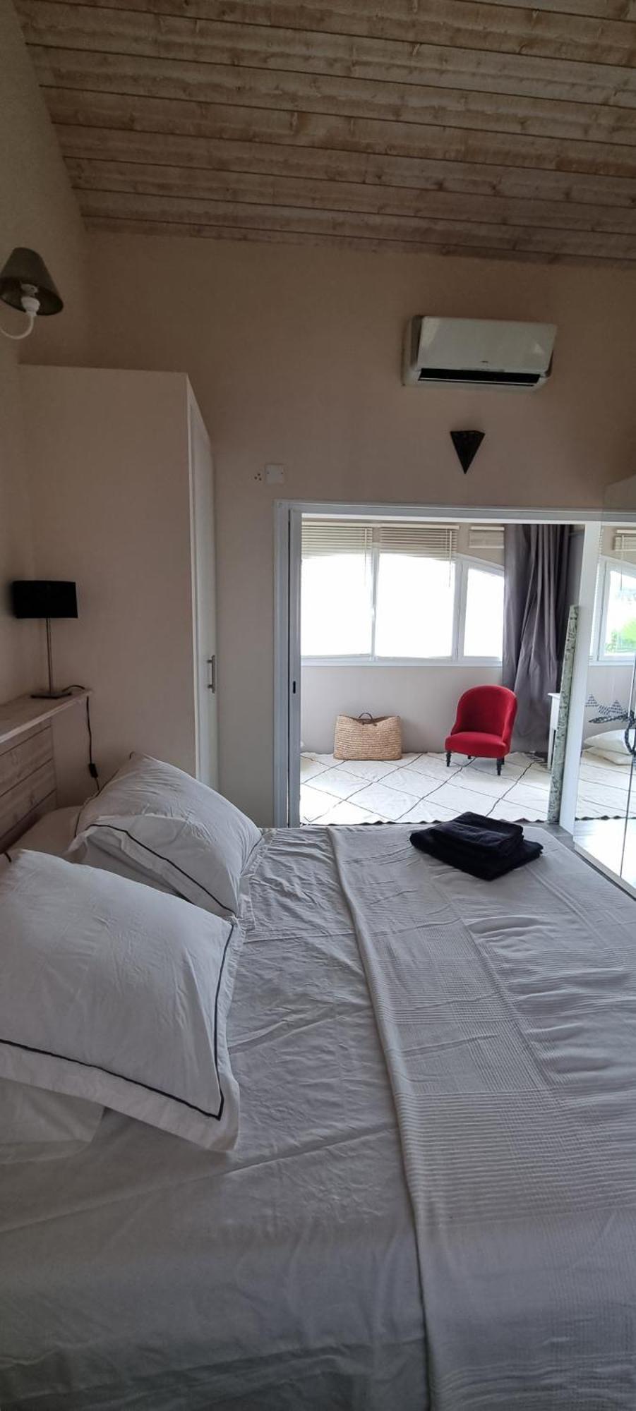 Hébergement de vacances Maison De Bord De ,hyeres, 3 Chambres, Jardin, Calme Hyères