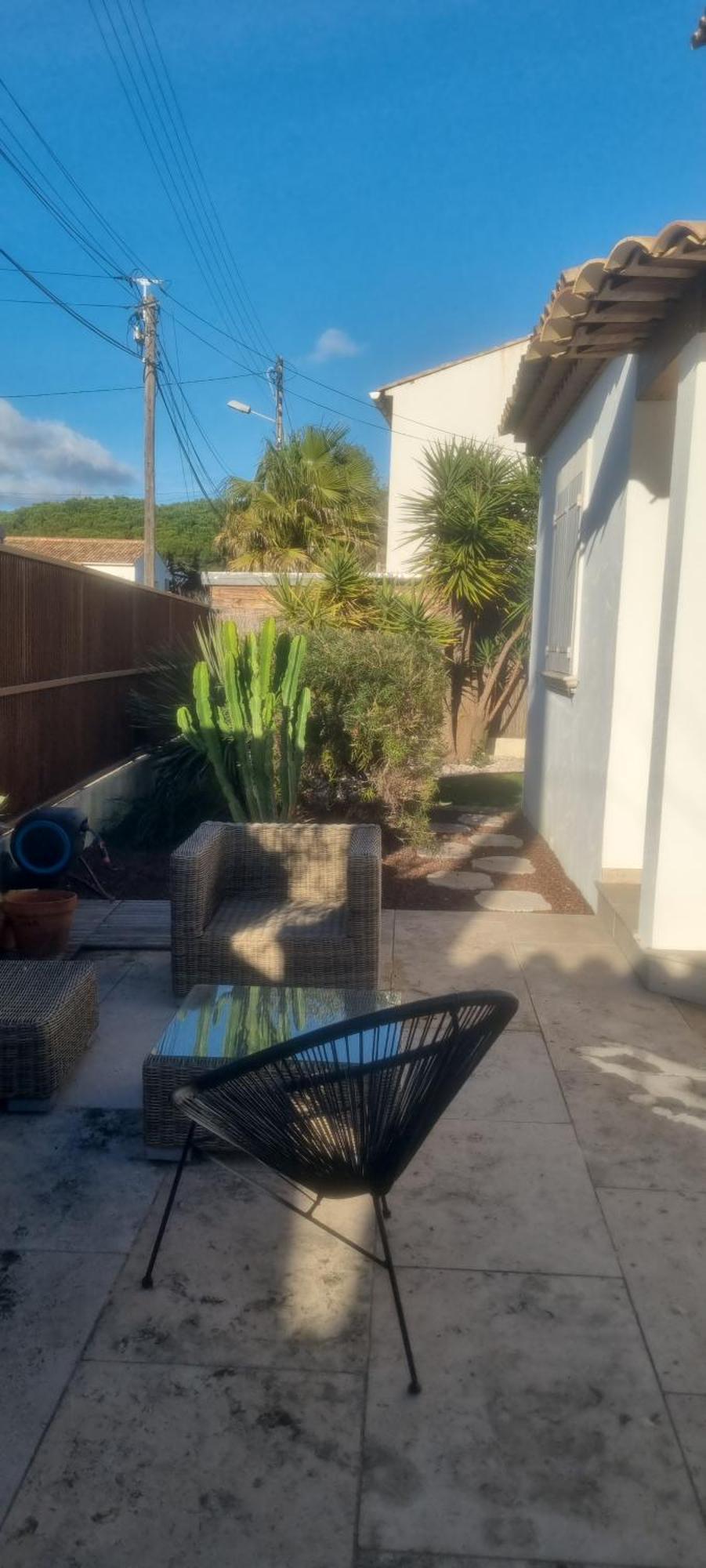 Maison De Bord De ,hyeres, 3 Chambres, Jardin, Calme